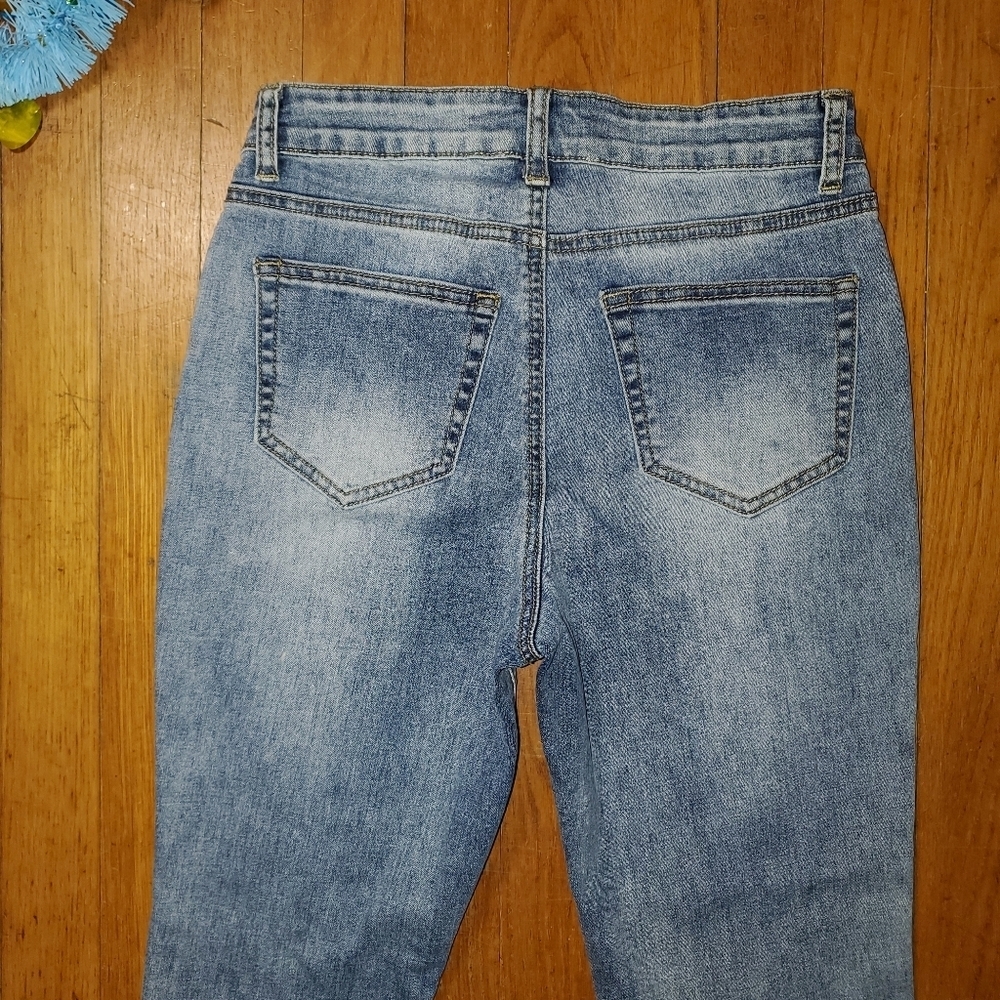 Embroidered Floral Skinny Jeans - Picture 7 of 14